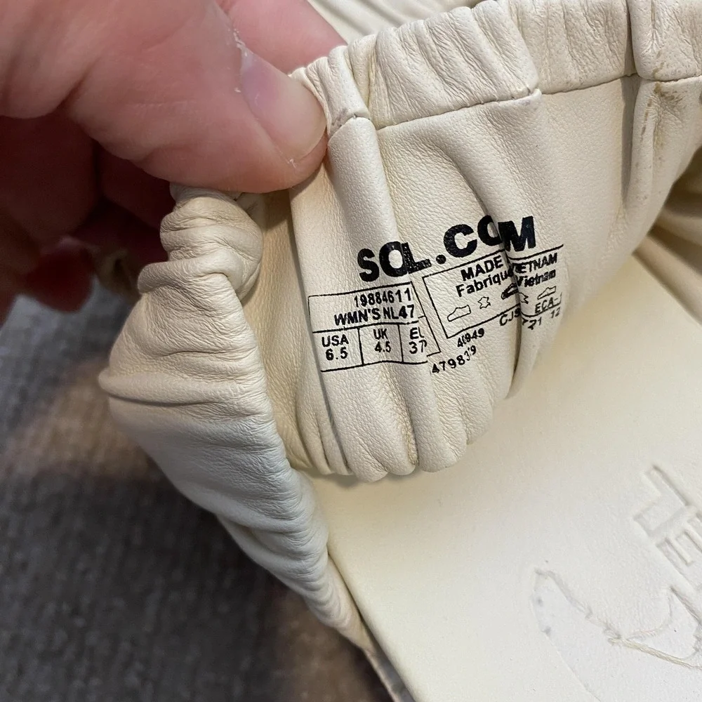 Sorel Sandals Womens Size 6.5 White Leather Slide Ruched Strap Cushioned Comfort - Picture 5 of 6